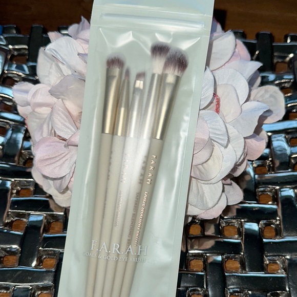 Goals & Gold Eye Brush Set - Picture 2 of 2